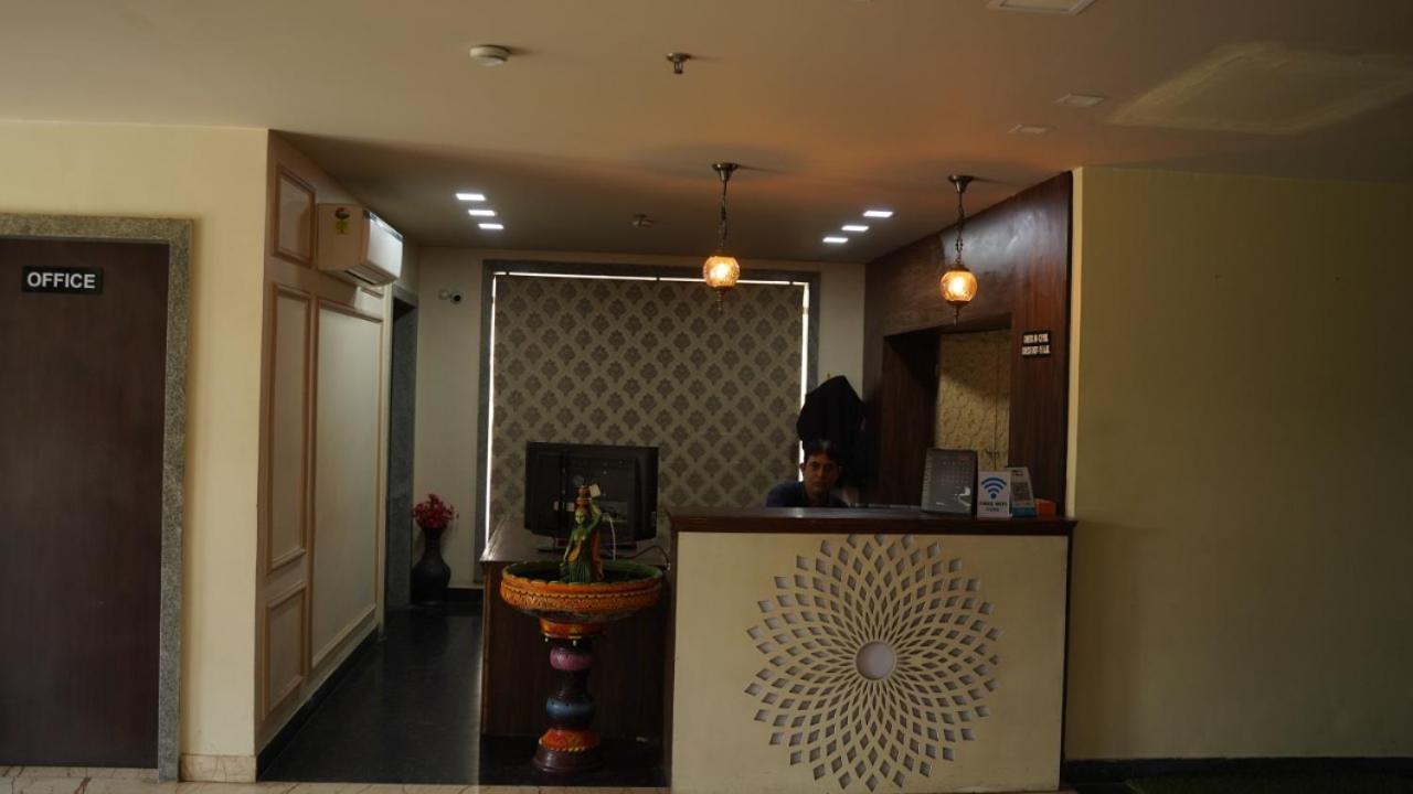Raas Mahal-Hotel In Jaipur Near Tourist Places Экстерьер фото
